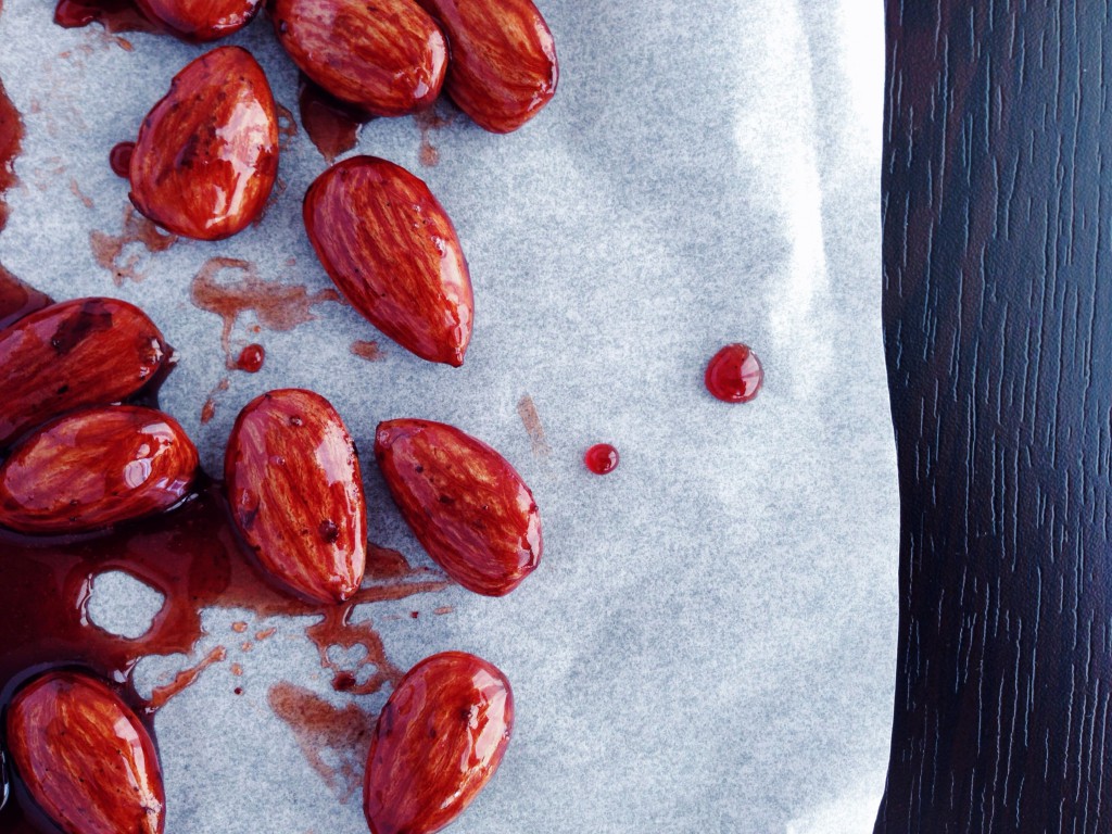 Waiting for Christmas: fructose free candied almonds // Lecker im Advent: Fructosearme gebrannte Mandeln // // Fructopia.de