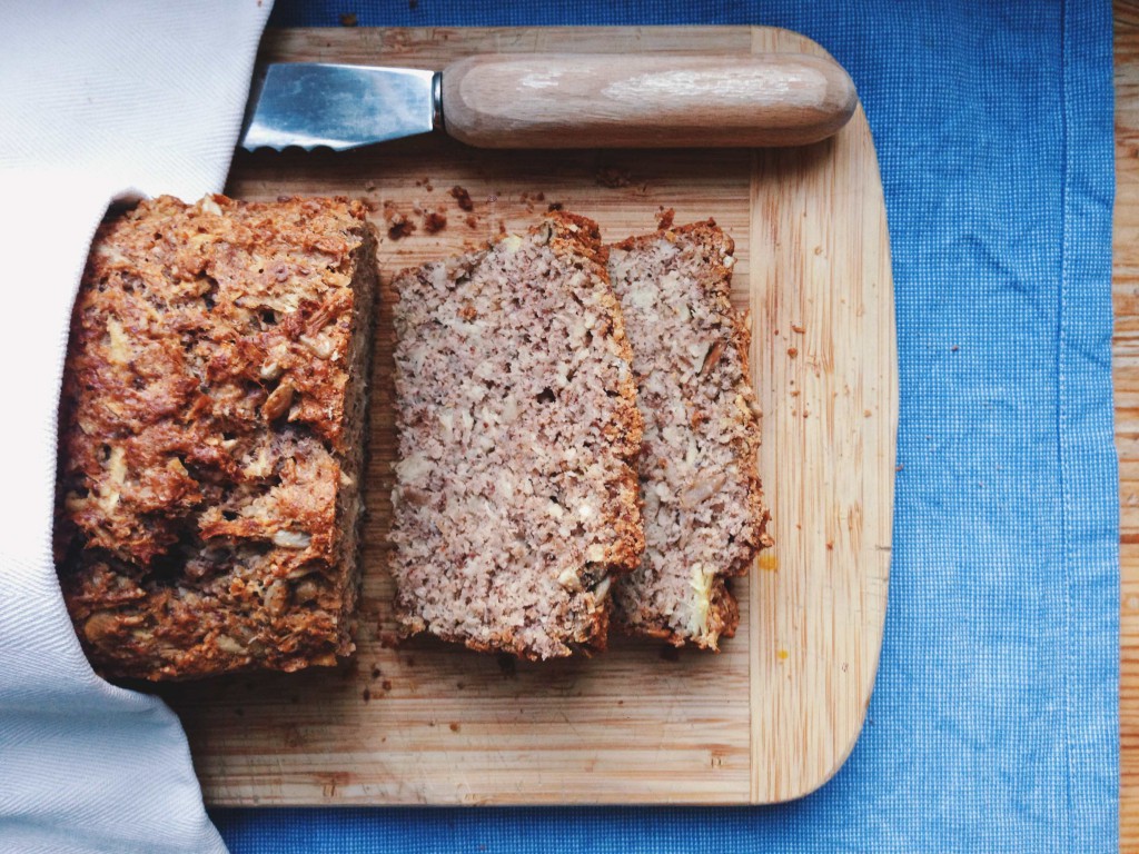 Fructosefree Christmas bread with parsnips // Pastinaken-Weihnachtsbrot ohne Fructose und ohne Weizen // Fructopia.de