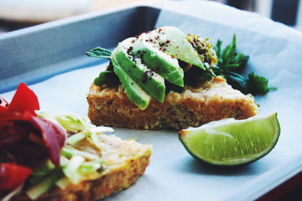 So einfach kann Dein gesundes Mittagessen sein: Polenta-Frittata - gluten-frei, fructosearm, FODMAP-arm // fructopia.de