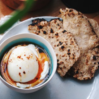 The Sultan’s Breakfast: Çilbir - Poached Eggs On Yogurt | gluten-free, fructose friendly recipe | fructopia.de/en