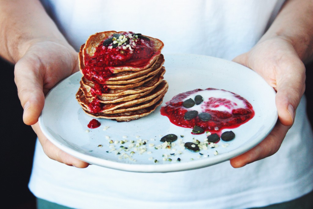 Fructose Friendly Multigrain Pancakes with Chia Jam (sugar free, wheat free, low FODMAP) // fructopia.de/en