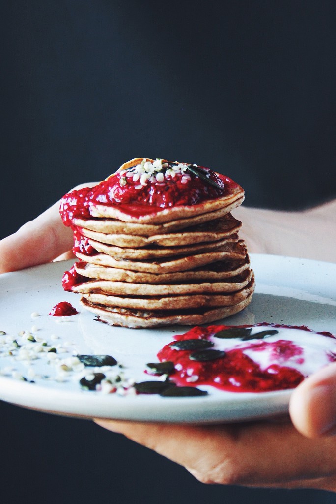 Fructose Friendly Multigrain Pancakes With Chia Jam (sugar free, wheat free, low FODMAP) // fructopia.de/en