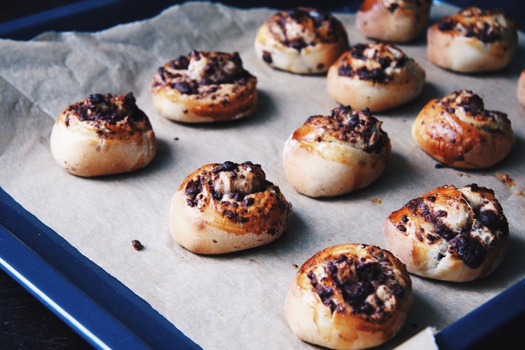 Delicious Coconut Chocolate Buns for cozy winter weekends (vegan, fructose-friendly, wheat-free, lowFODMAP) // fructopia.de/en