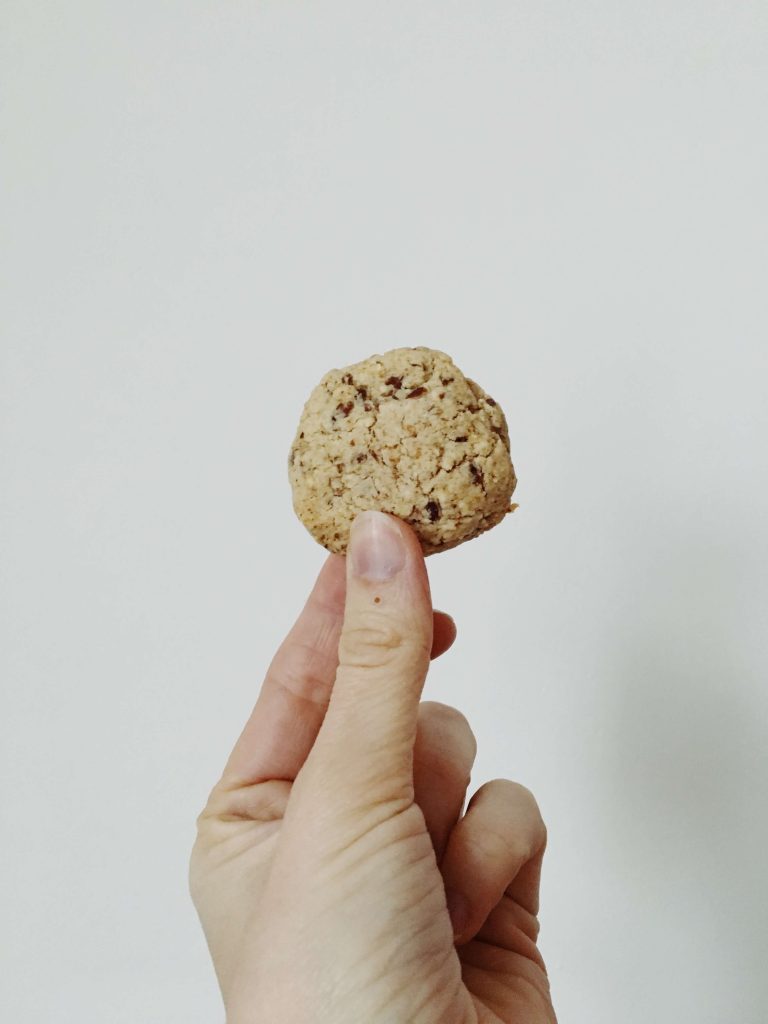 Leckere Kekse in 20-Minuten: Erdmandelkekse – getreidefrei, glutenfrei, vegan und ohne raffinierten Zucker